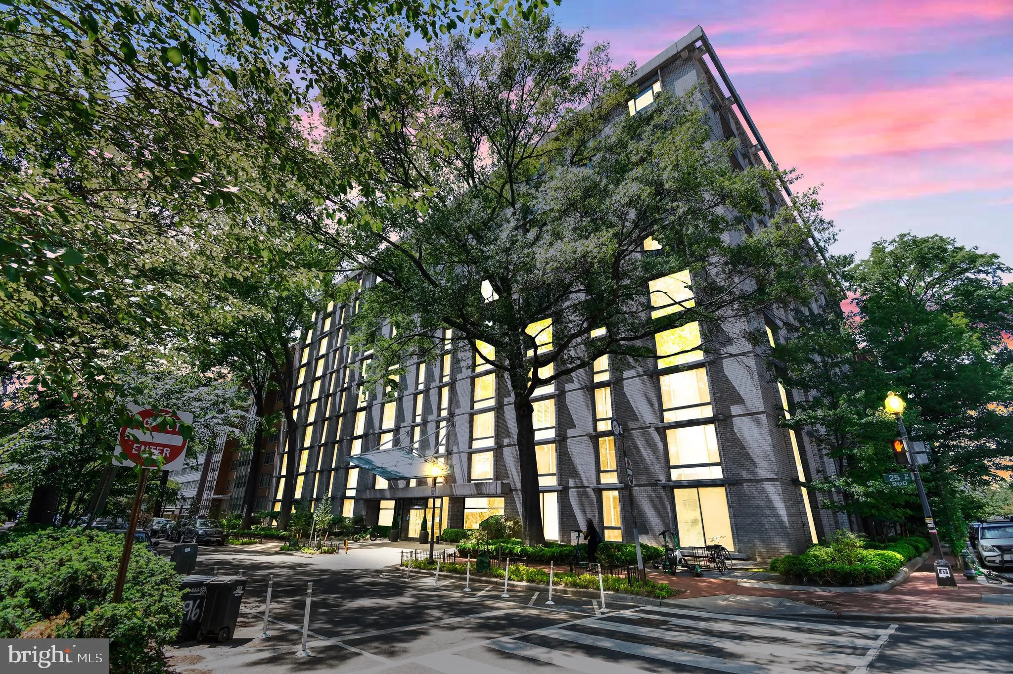 950 25TH STREET, Washington, DC 20037