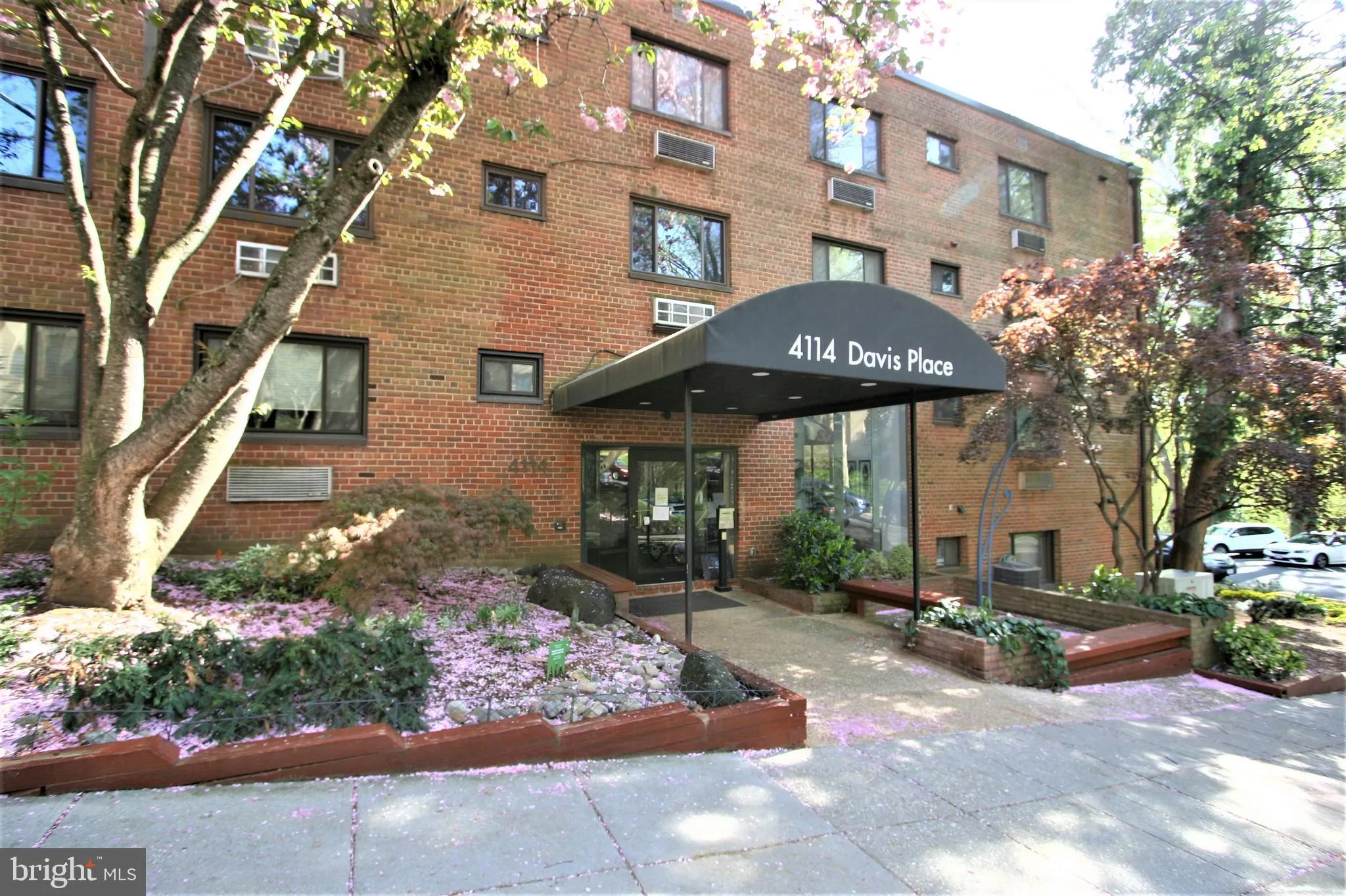 4114 DAVIS PLACE, Washington, DC 20007