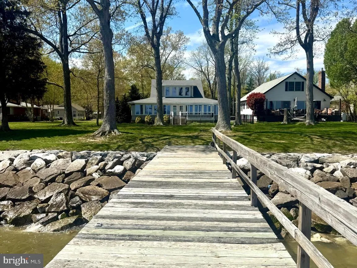 890 LINDEN AVENUE, North Beach, MD 20714