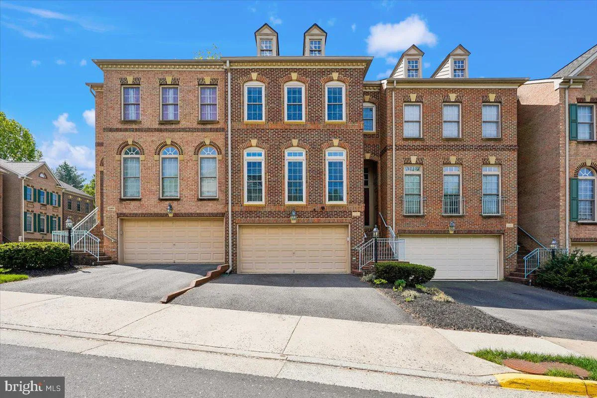 12484 ROSE PATH CIRCLE, Fairfax, VA 22033