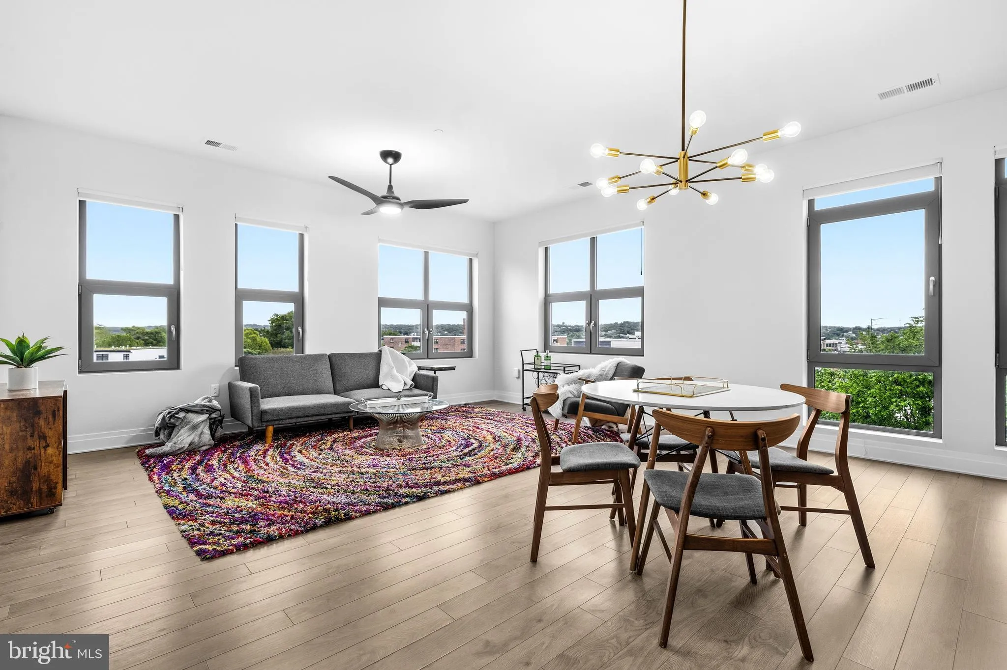 900 11TH STREET, Washington, DC 20003
