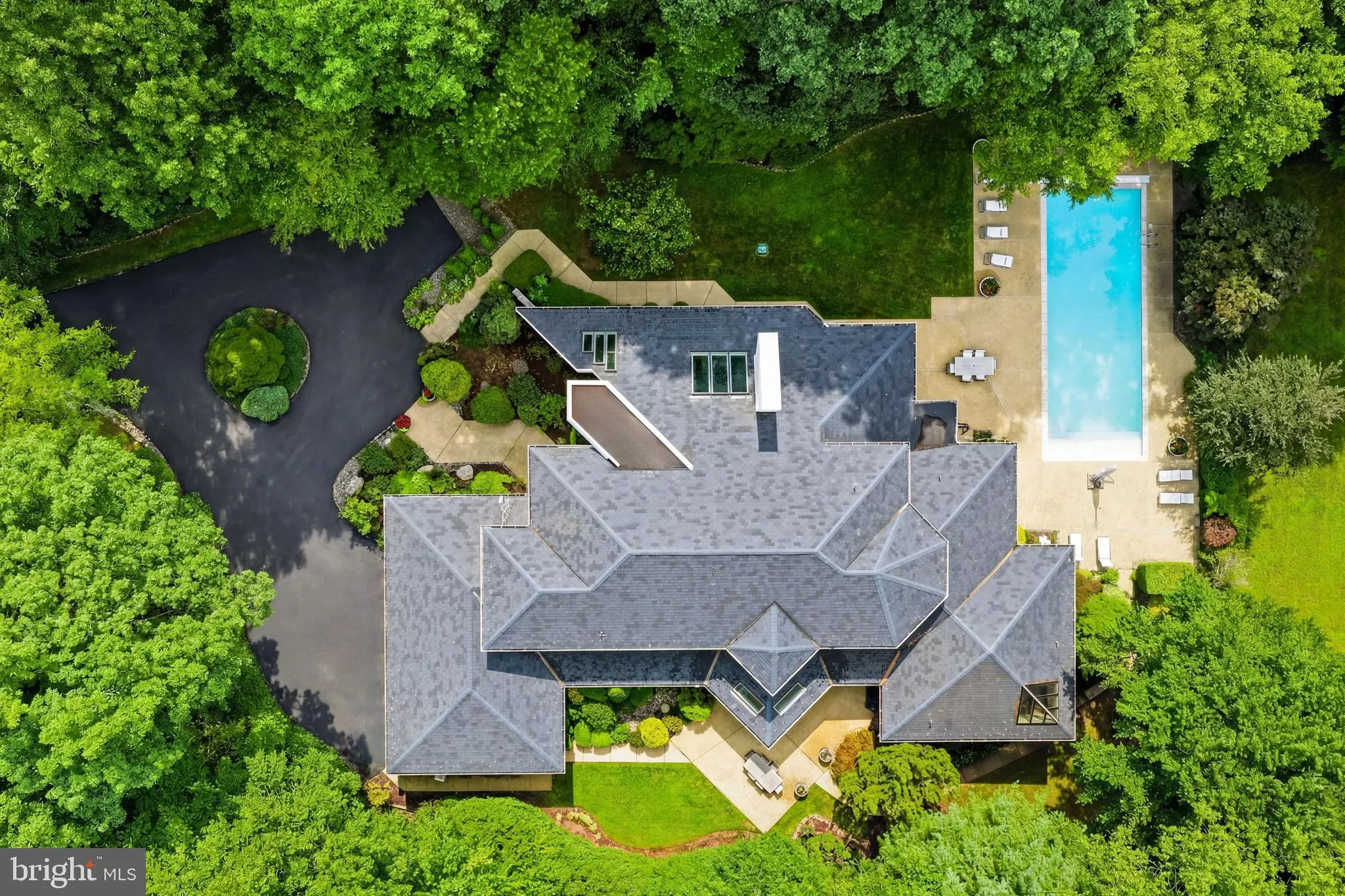 9 OAKLYN COURT, Potomac, MD 20854