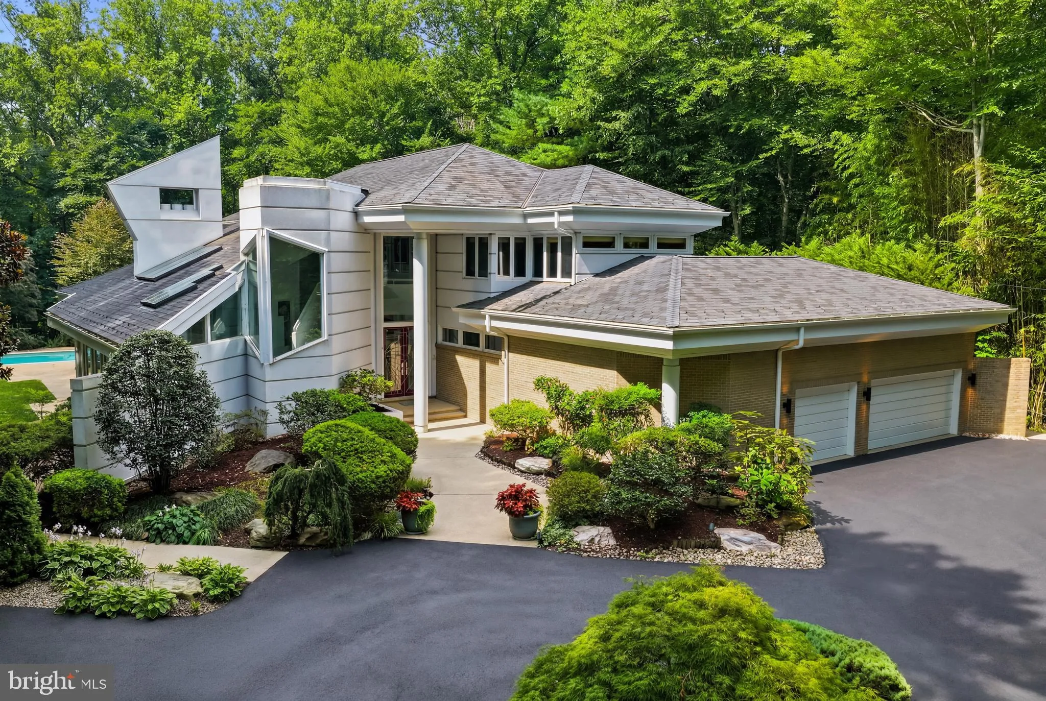 9 OAKLYN COURT, Potomac, MD 20854
