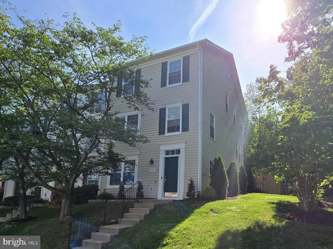 10227 MAGNOLIA GROVE DRIVE, Manassas, VA 20110