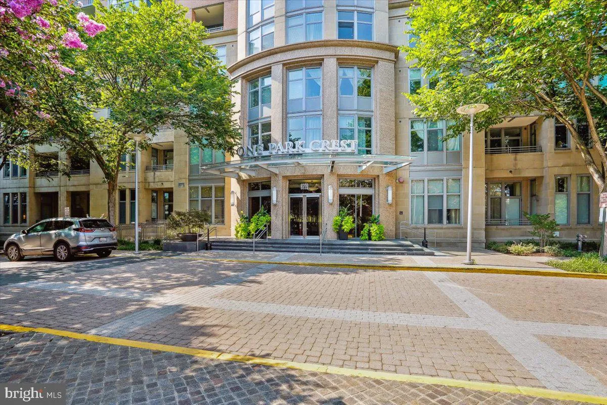 8220 CRESTWOOD HEIGHTS DRIVE, Mclean, VA 22102
