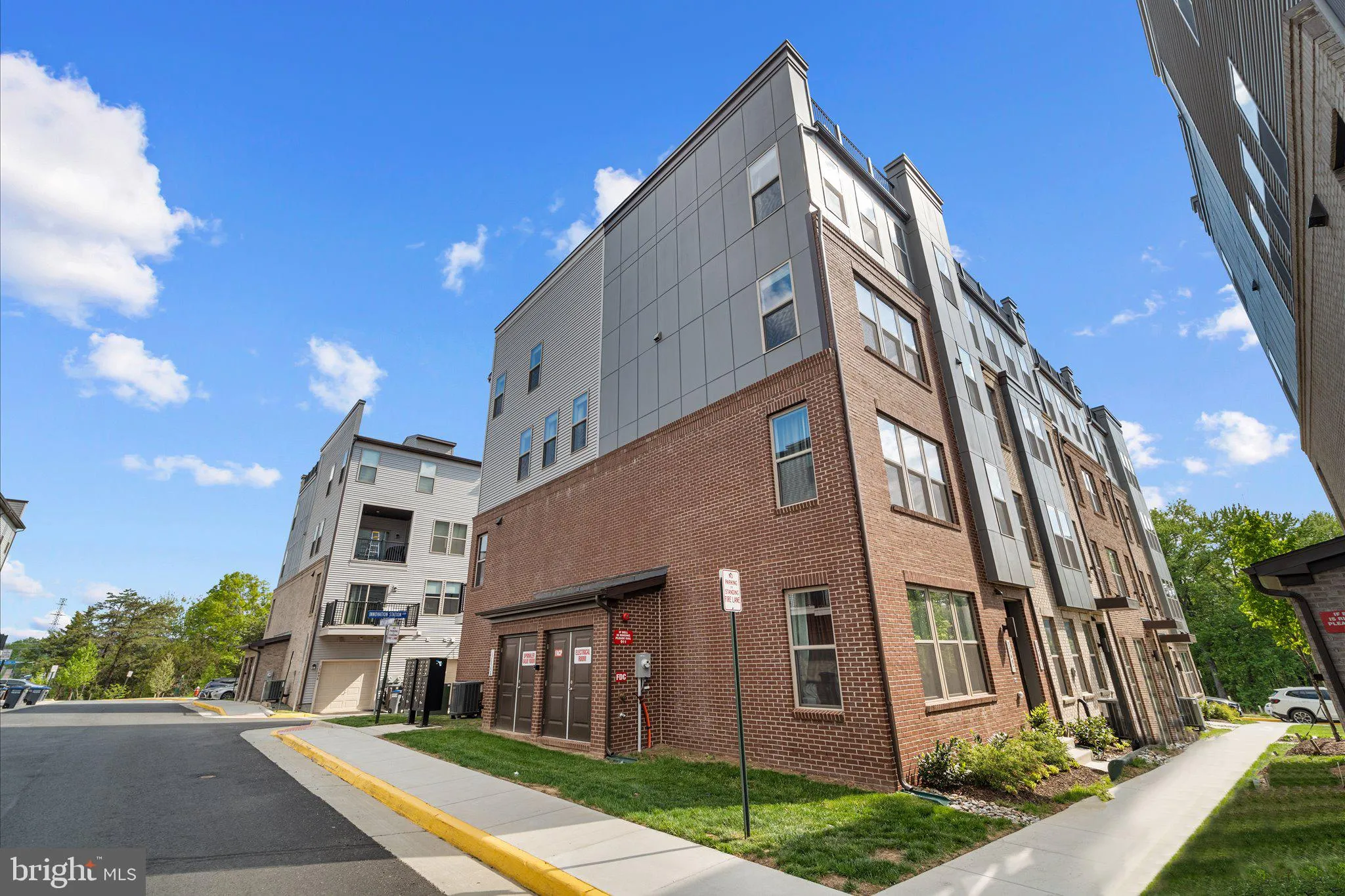 13695 INNOVATION STATION LOOP, Herndon, VA 20171