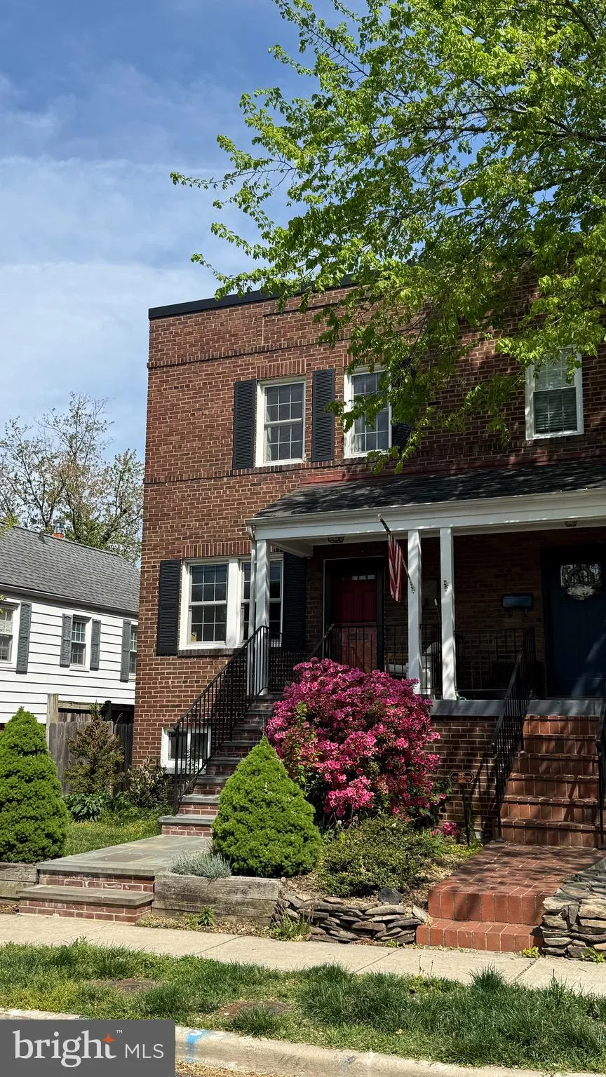 122 MAPLE STREET, Alexandria, VA 22301