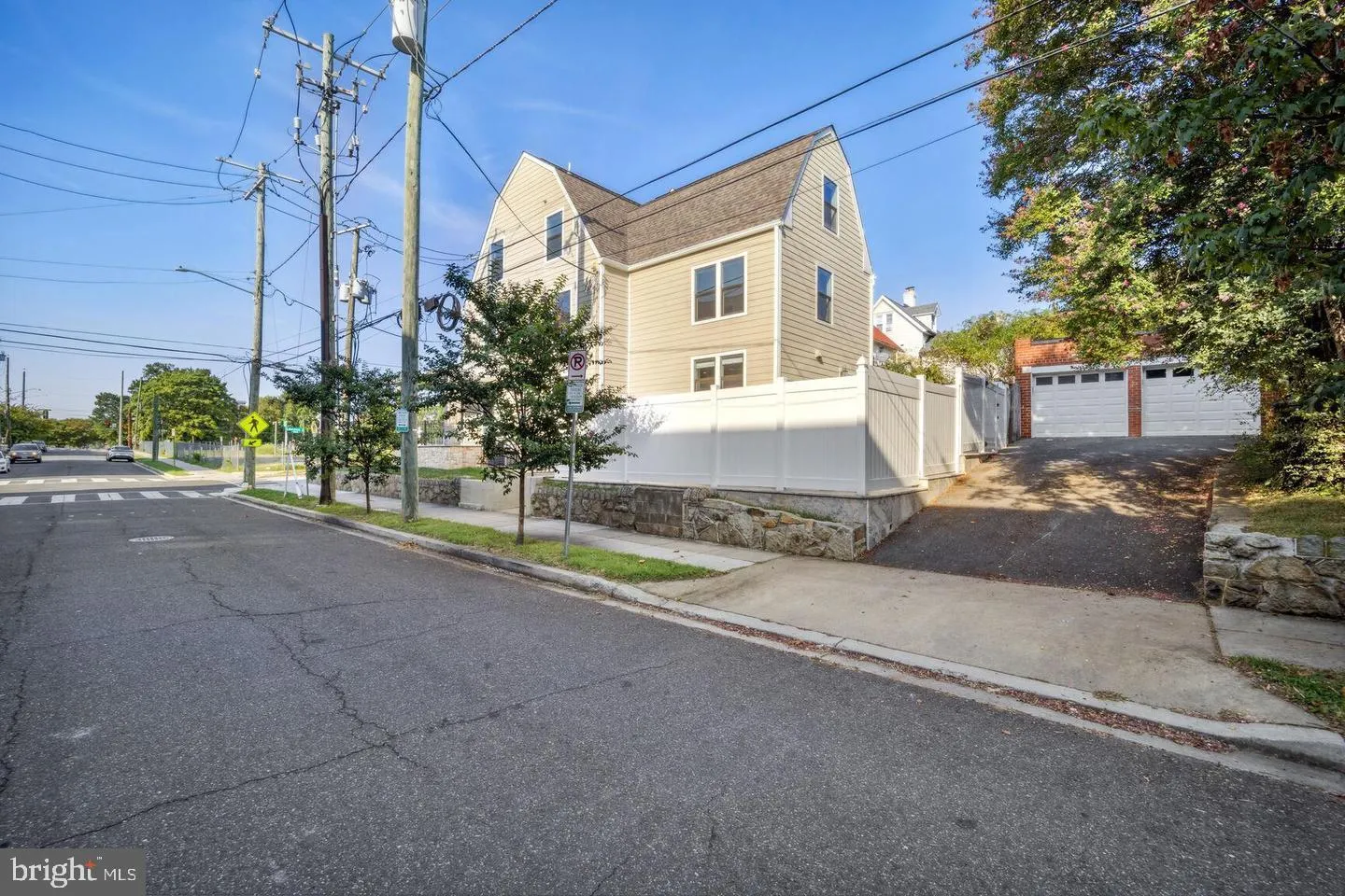 901 LAWRENCE STREET, Washington, DC 20017