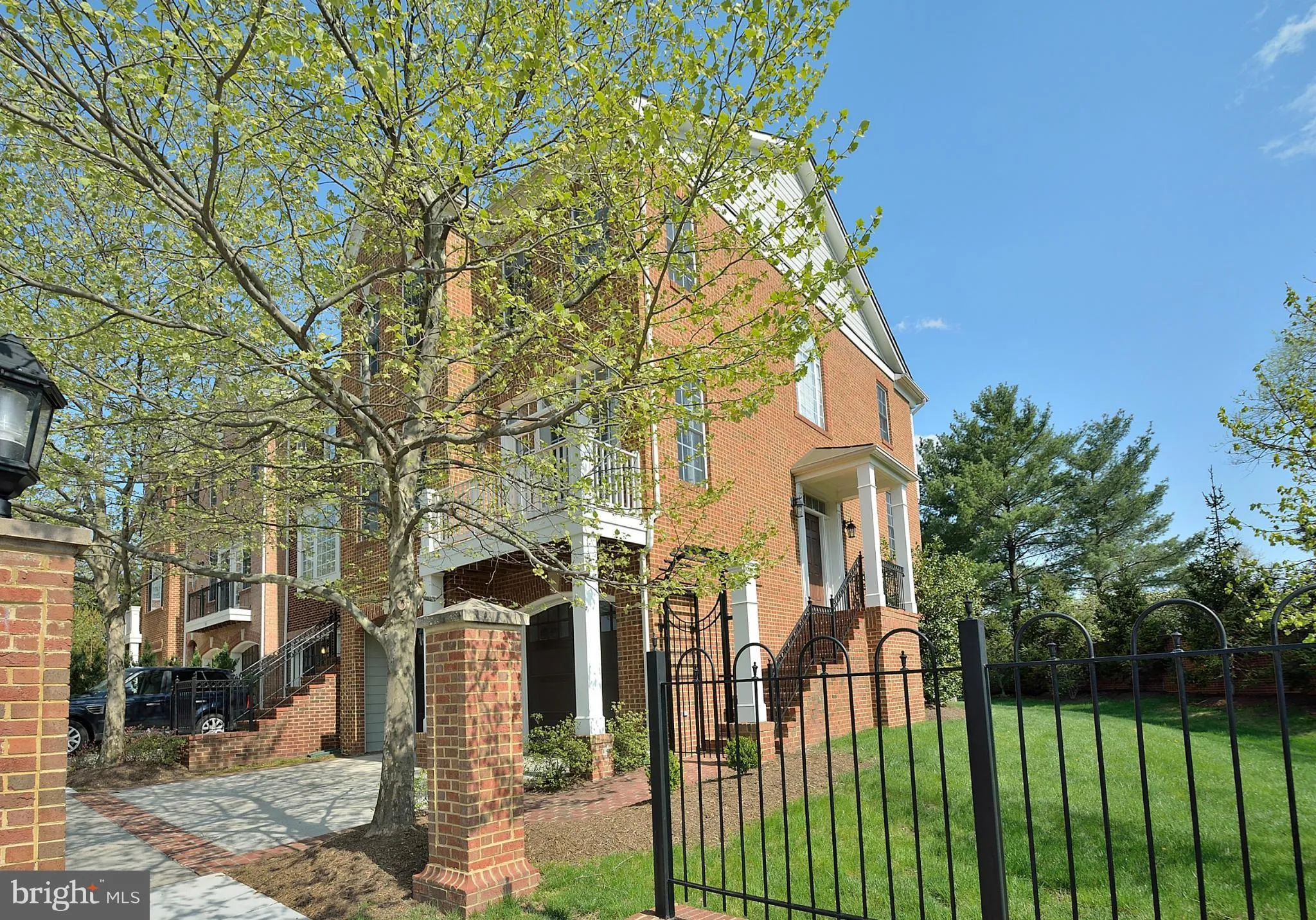 100 HERNDON MILL CIRCLE, Herndon, VA 20170