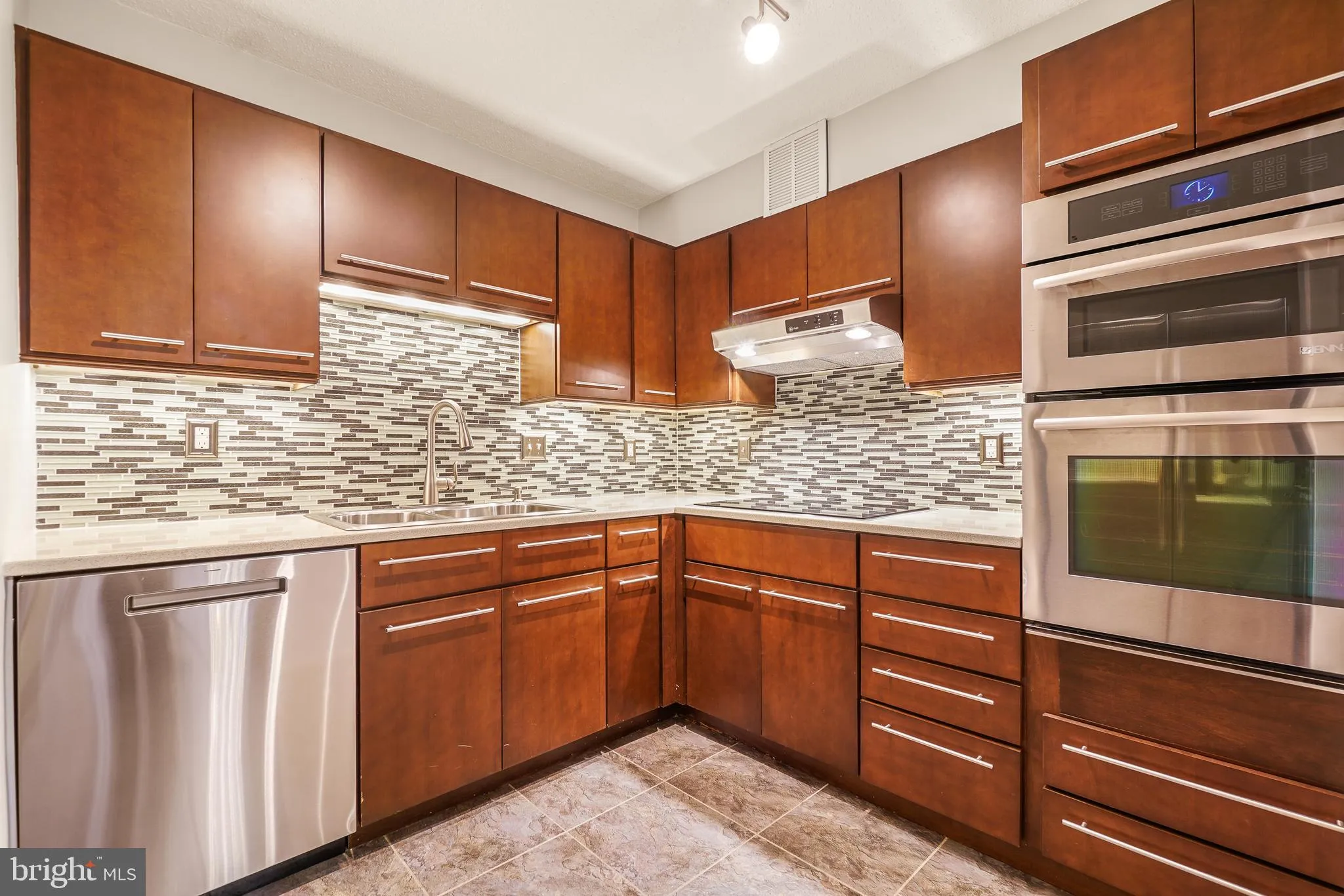 5902 MOUNT EAGLE DRIVE, Alexandria, VA 22303