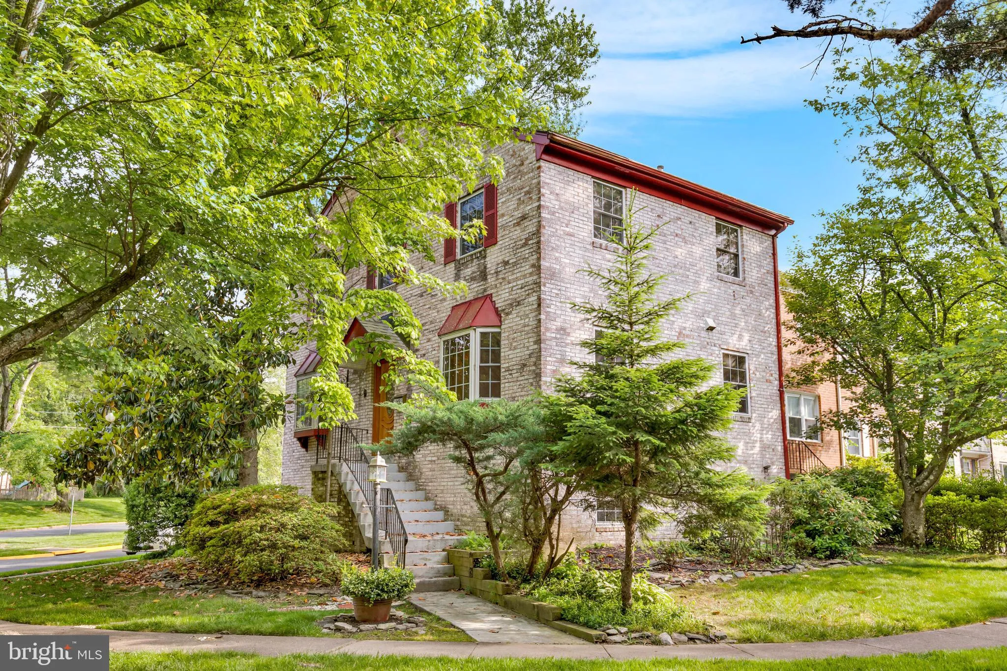 10401 COURTHOUSE DRIVE, Fairfax, VA 22030