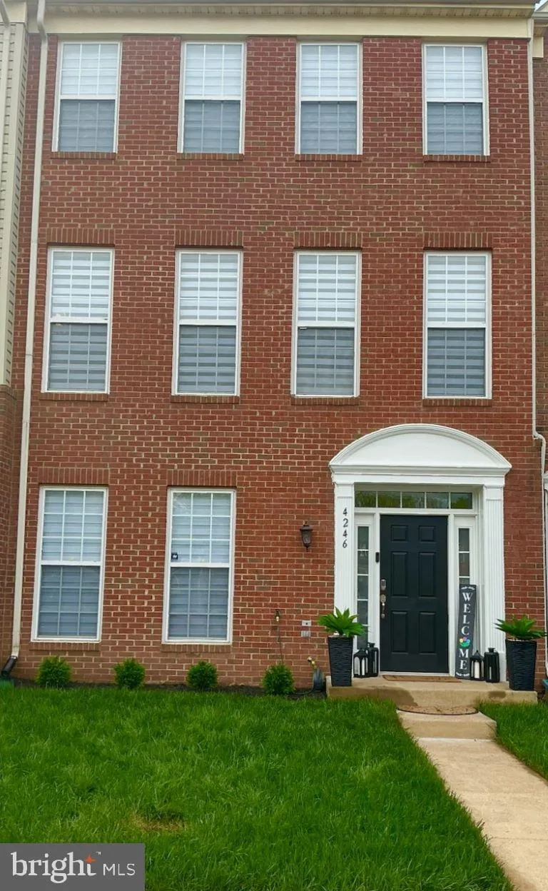 4246 LA MAURICIE LOOP, Dumfries, VA 22025