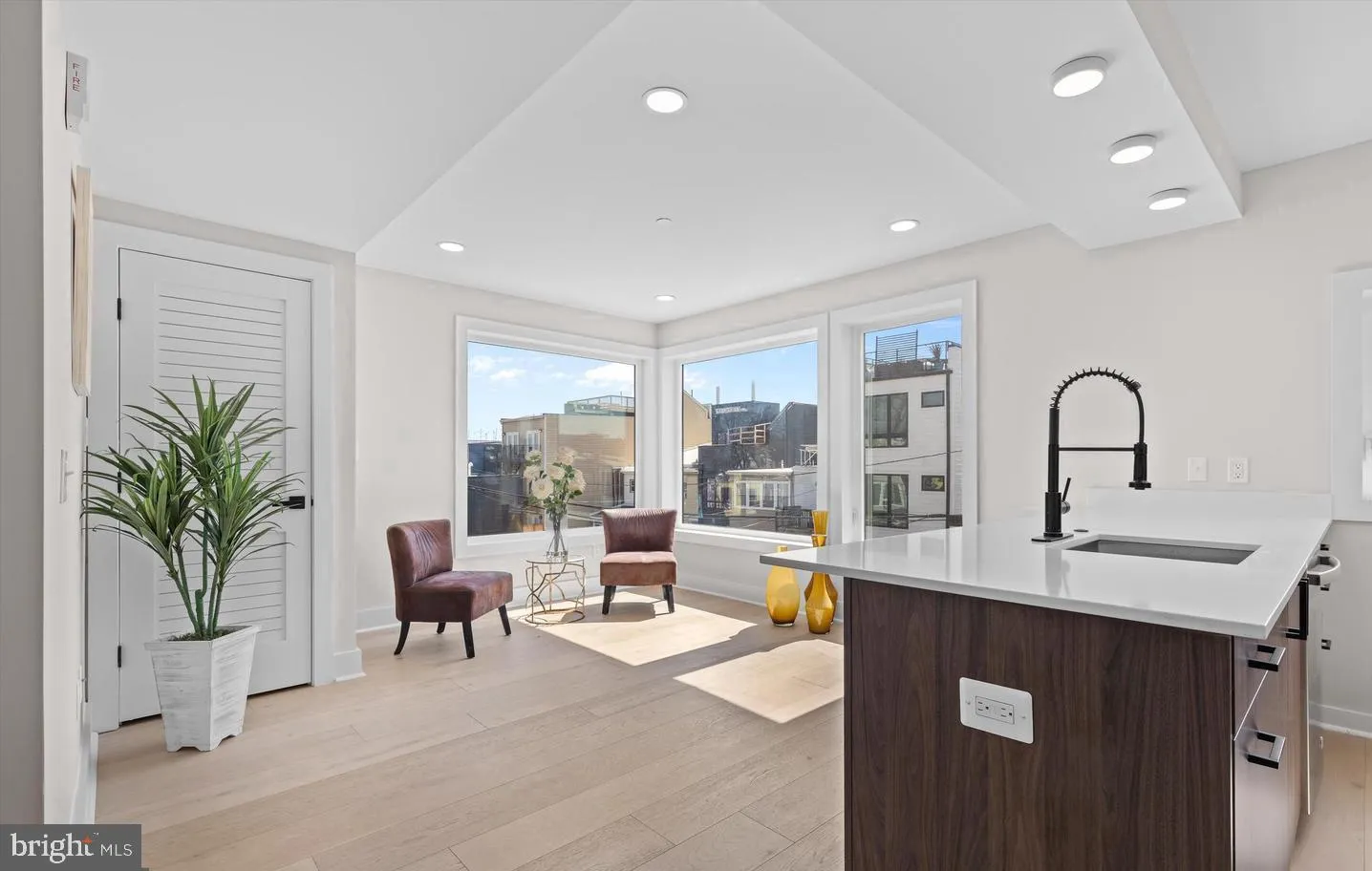 919 12TH STREET, Washington, DC 20002