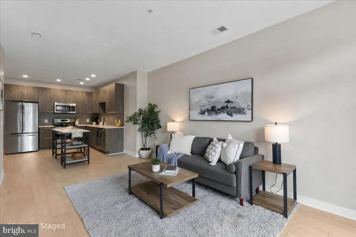 989 BUCHANAN STREET, Arlington, VA 22204