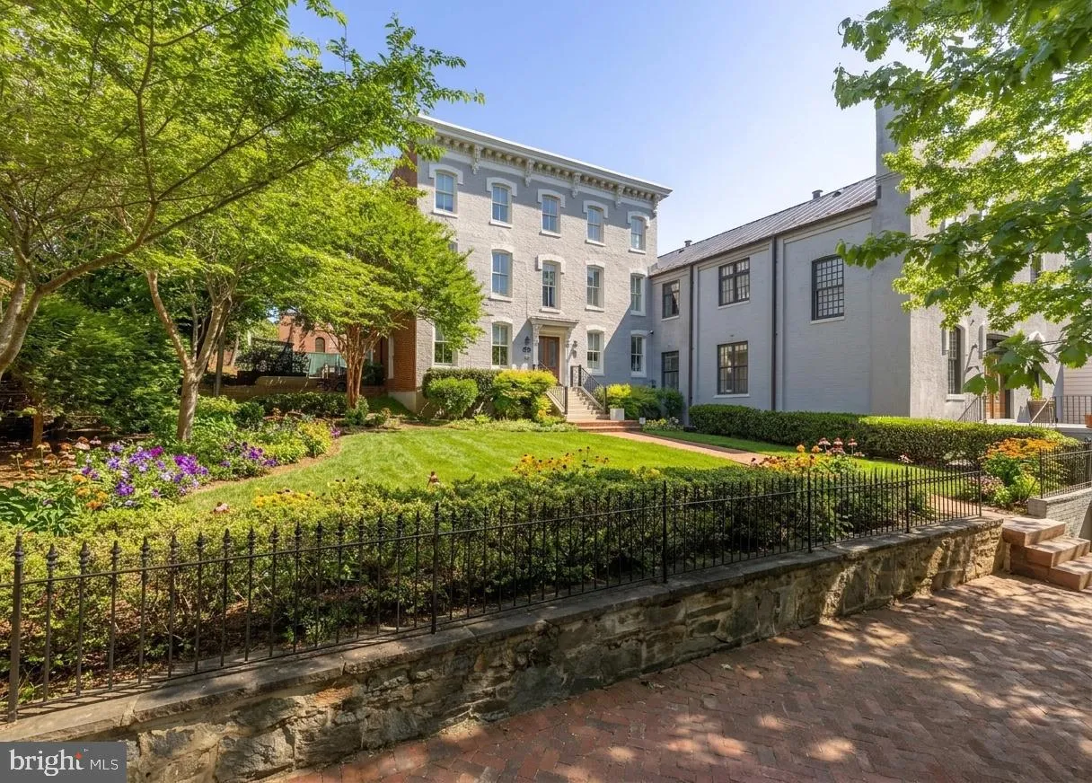 2715 N STREET, Washington, DC 20007