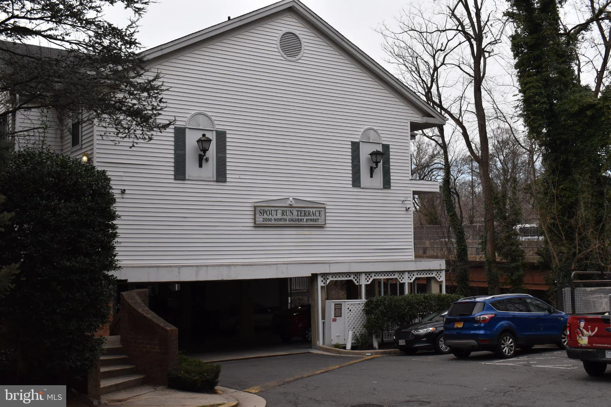 2050 CALVERT STREET, Arlington, VA 22201