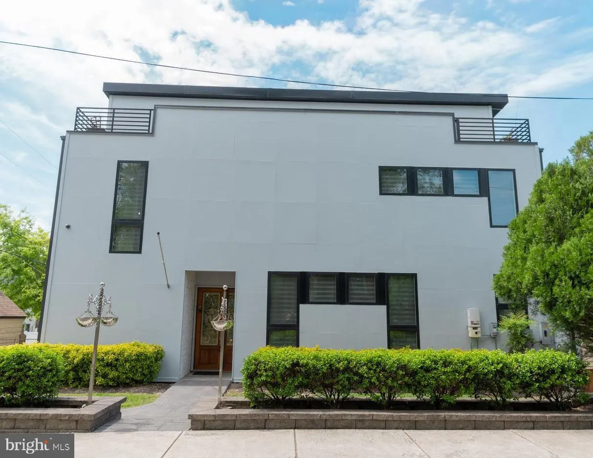 900 20TH STREET, Arlington, VA 22202