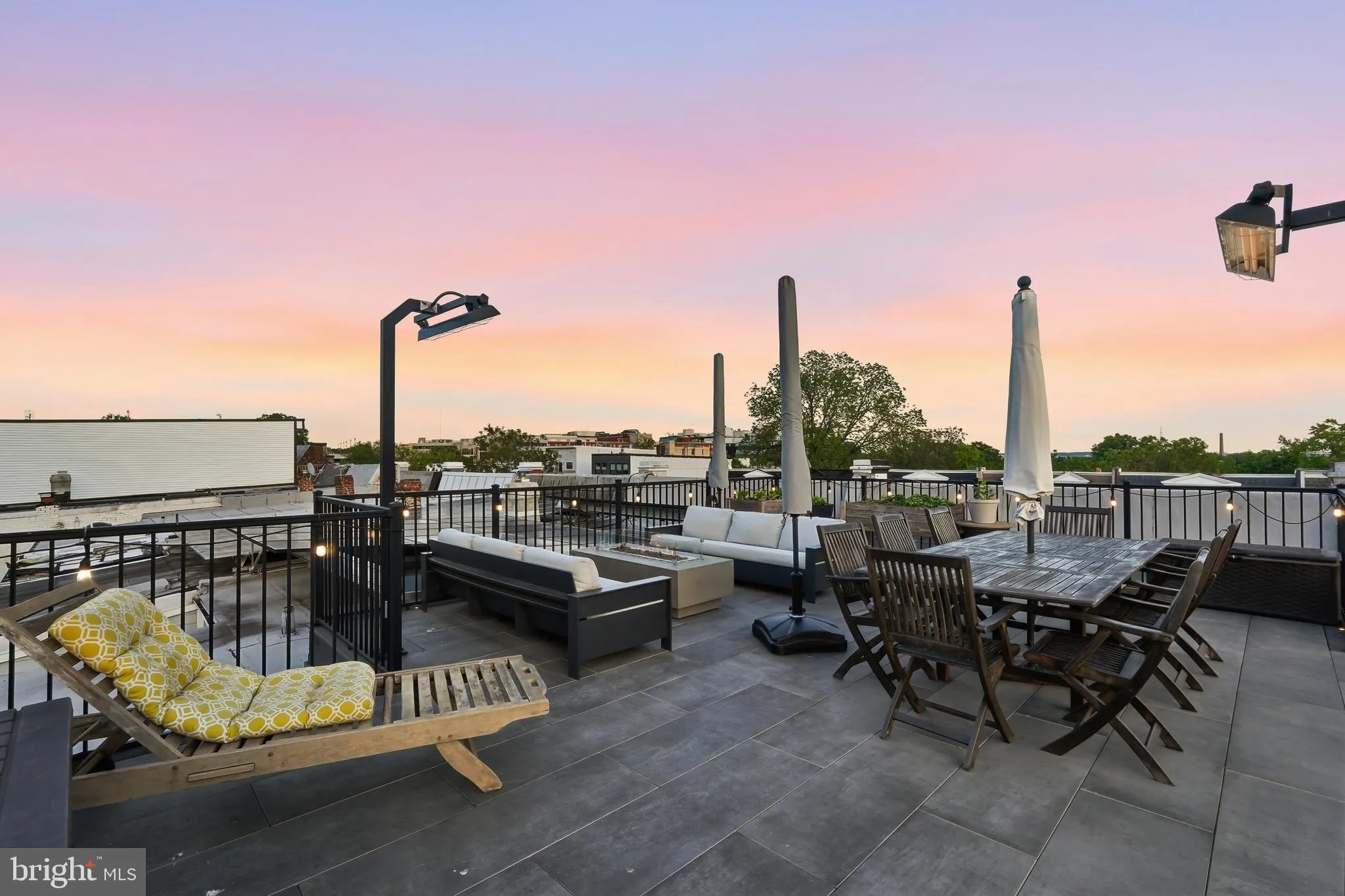 445 KENYON STREET, Washington, DC 20010
