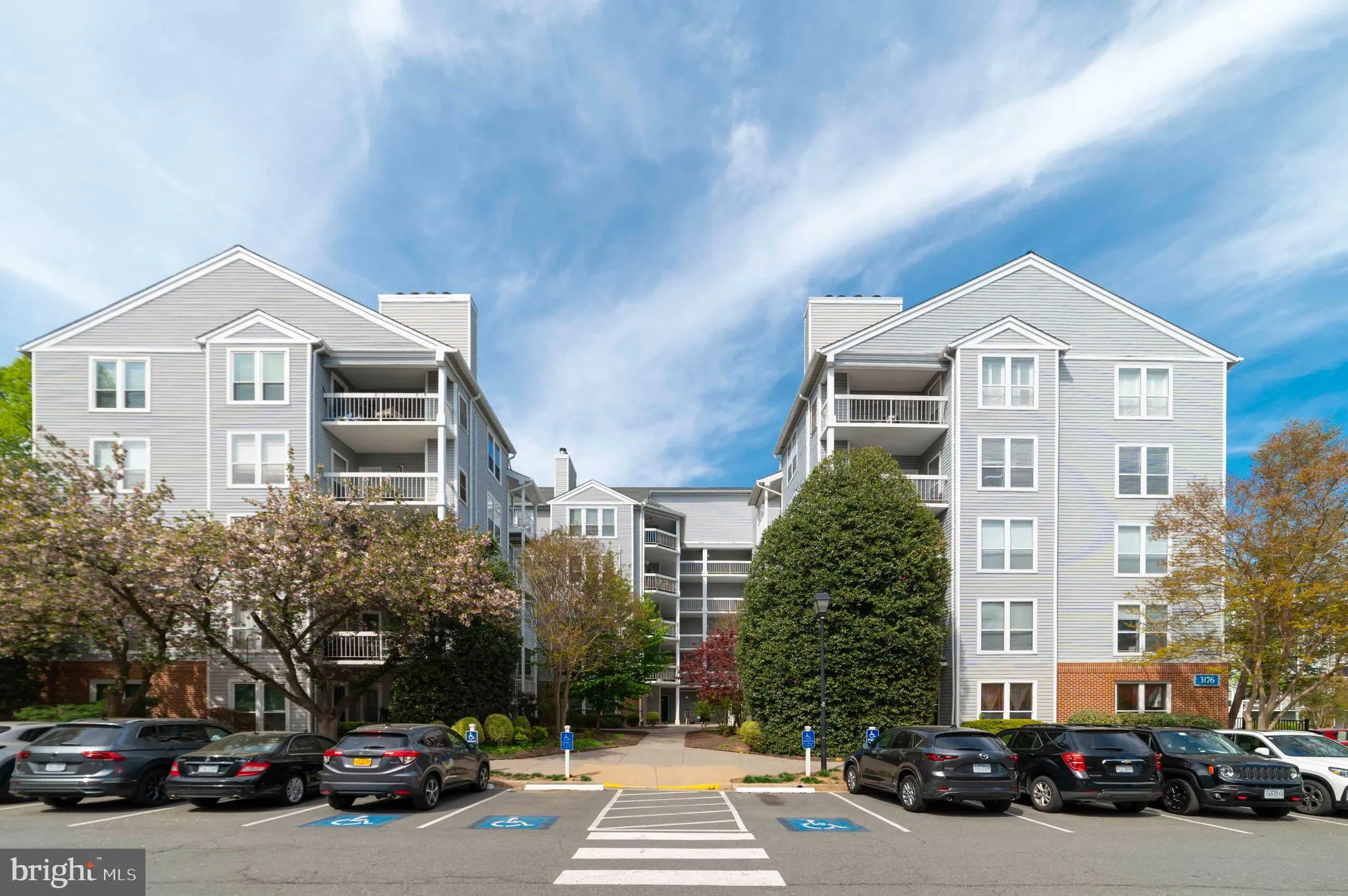 3176 SUMMIT SQUARE DRIVE, Oakton, VA 22124