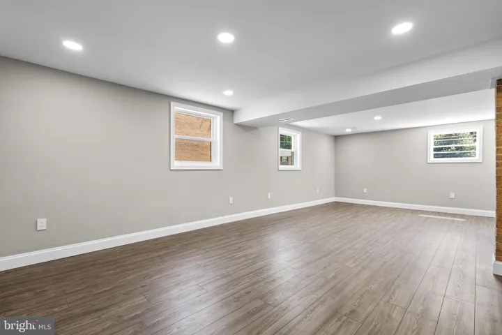 7530 Fairwood Lane, Falls Church, VA 22046
