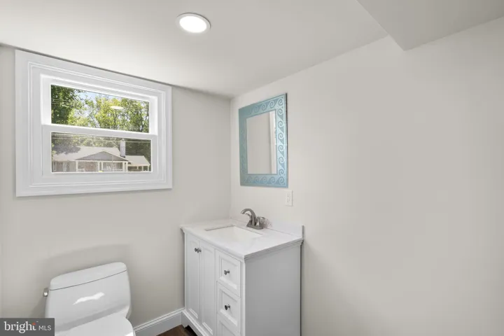 7530 Fairwood Lane, Falls Church, VA 22046