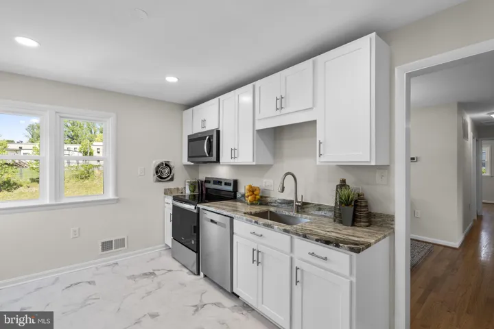 7530 Fairwood Lane, Falls Church, VA 22046