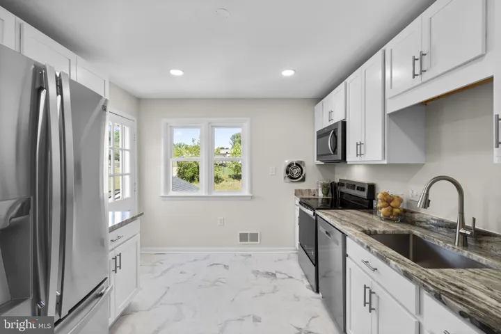 7530 Fairwood Lane, Falls Church, VA 22046