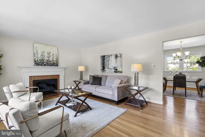 7530 Fairwood Lane, Falls Church, VA 22046