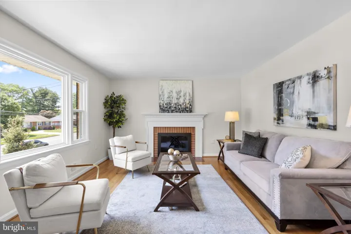 7530 Fairwood Lane, Falls Church, VA 22046