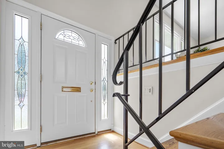 7530 Fairwood Lane, Falls Church, VA 22046