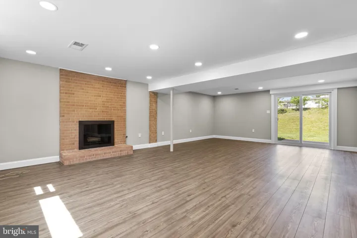 7530 Fairwood Lane, Falls Church, VA 22046