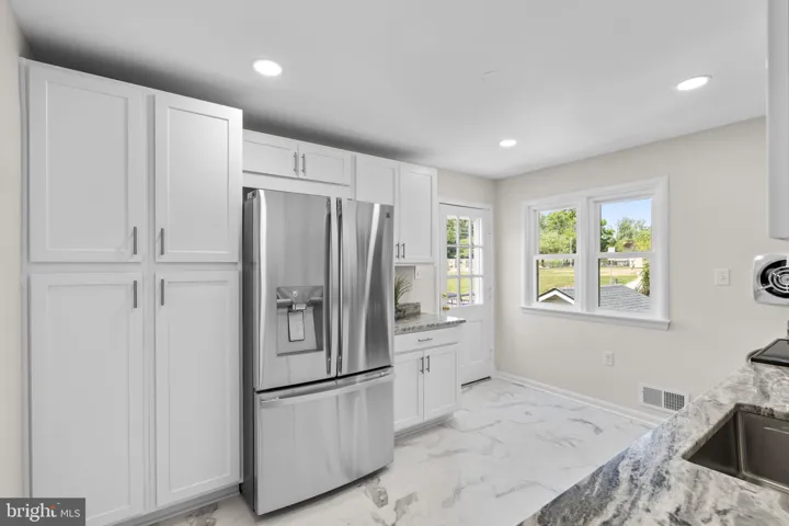 7530 Fairwood Lane, Falls Church, VA 22046