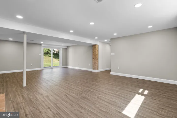 7530 Fairwood Lane, Falls Church, VA 22046