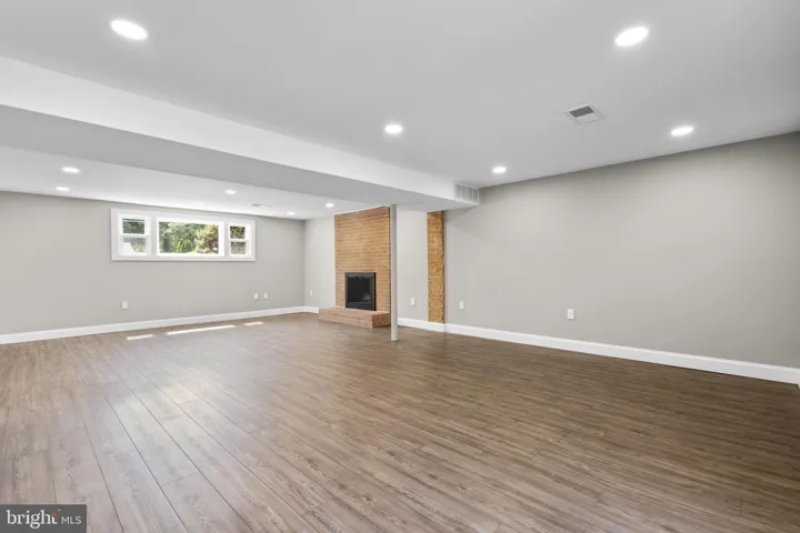 7530 Fairwood Lane, Falls Church, VA 22046