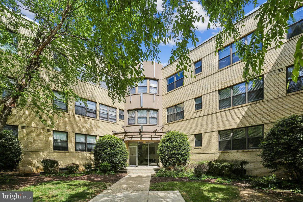 212 OAKWOOD STREET, Washington, DC 20032