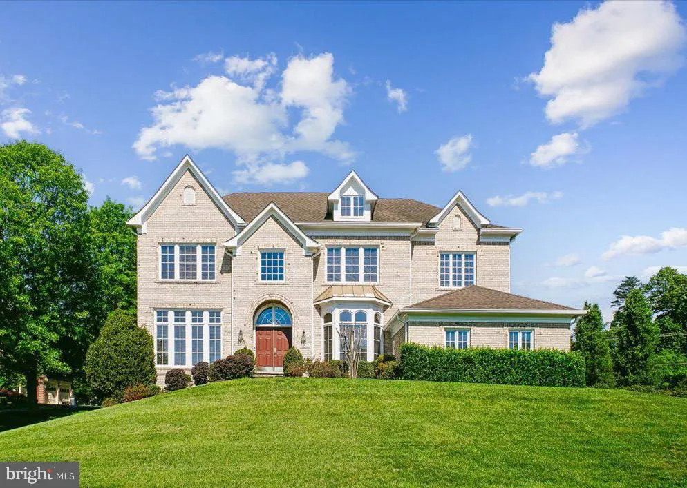 11040 HEATHLAND DRIVE, Oakton, VA 22124