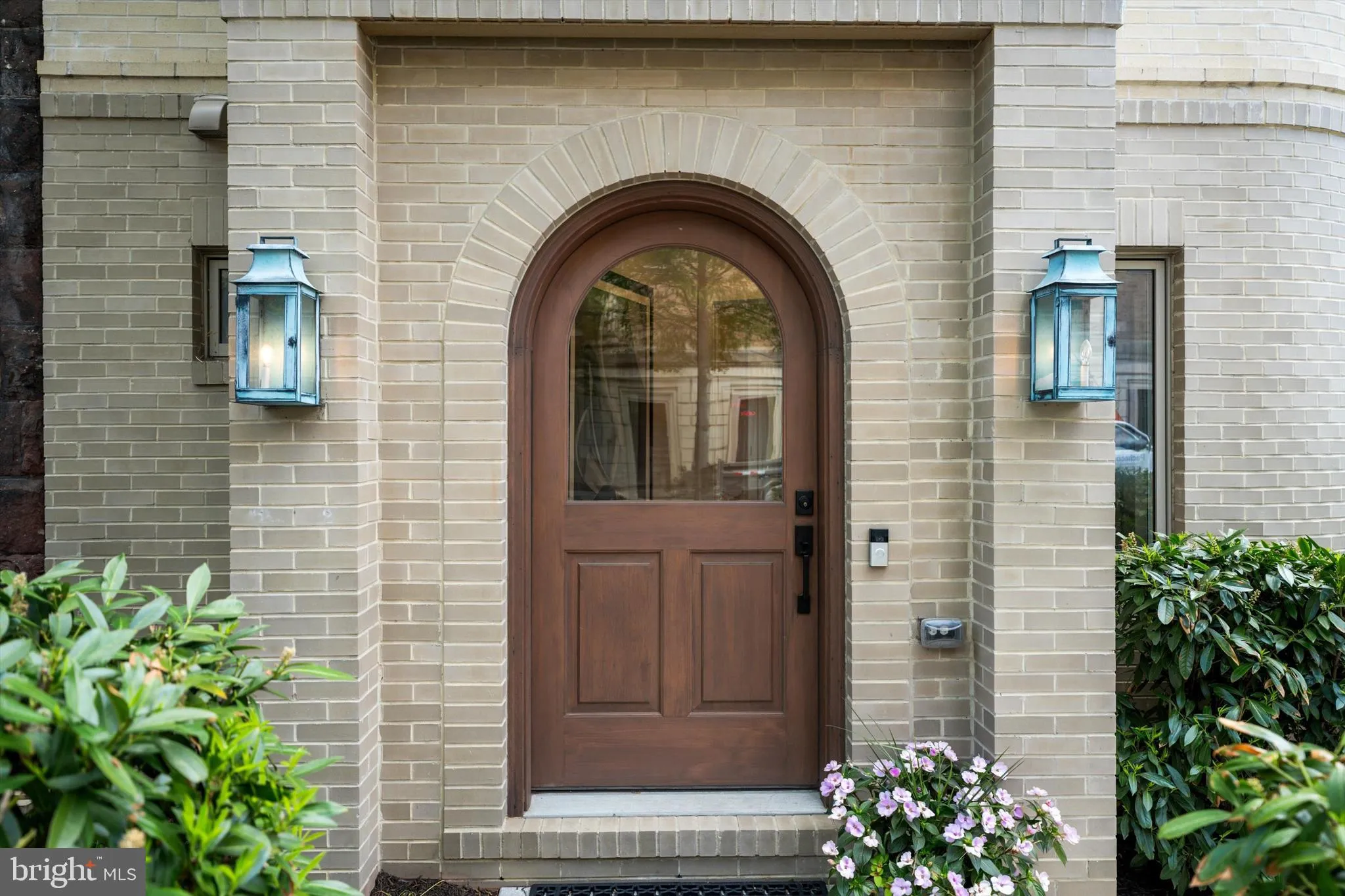 1717 V STREET, Washington, DC 20009