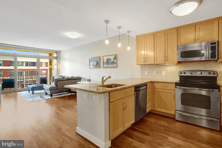 888 N Quincy Street, Arlington, VA 22203