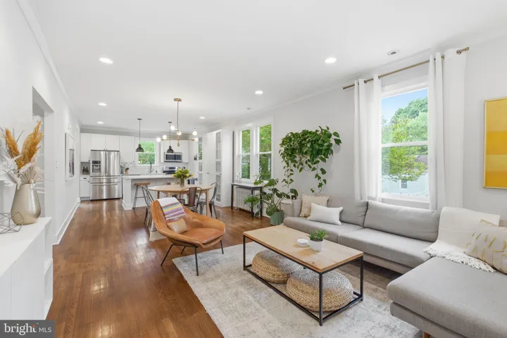 2211 R Street Se, Washington, DC 20020