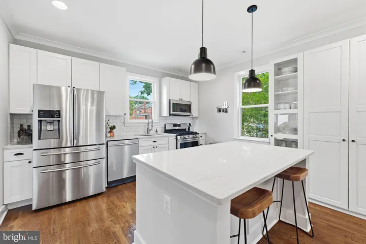 2211 R Street Se, Washington, DC 20020
