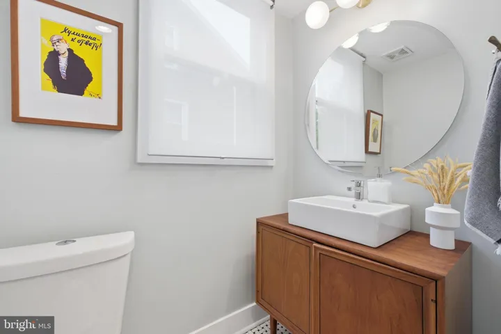 2211 R Street Se, Washington, DC 20020