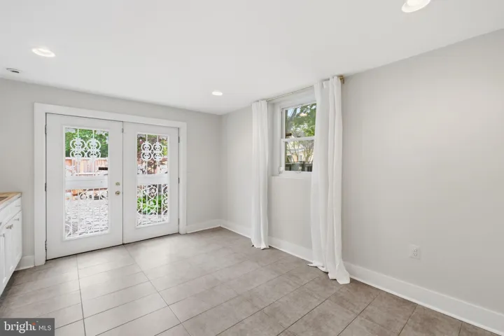 2211 R Street Se, Washington, DC 20020