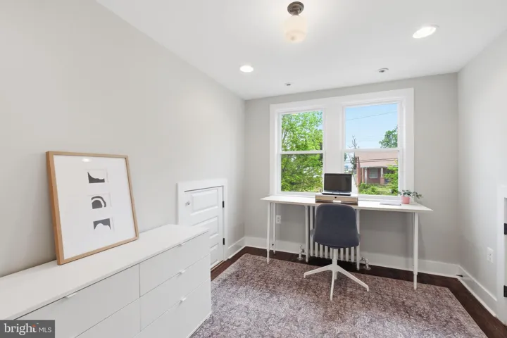 2211 R Street Se, Washington, DC 20020