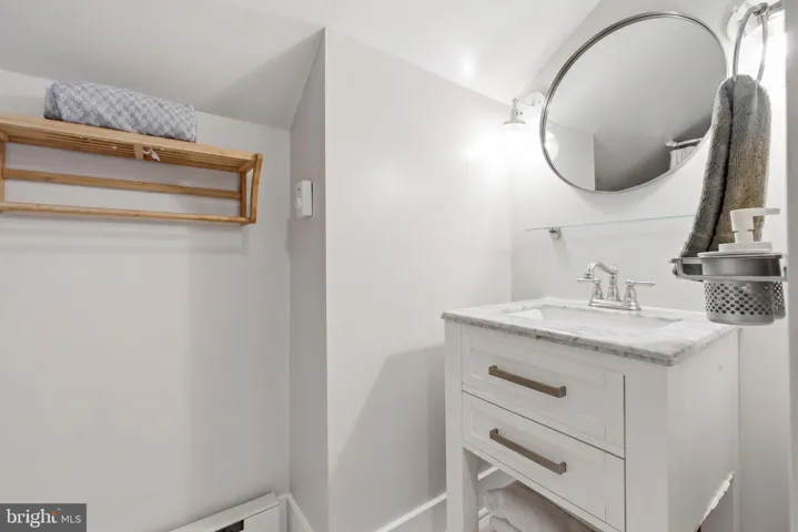 2211 R Street Se, Washington, DC 20020