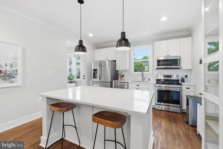 2211 R Street Se, Washington, DC 20020