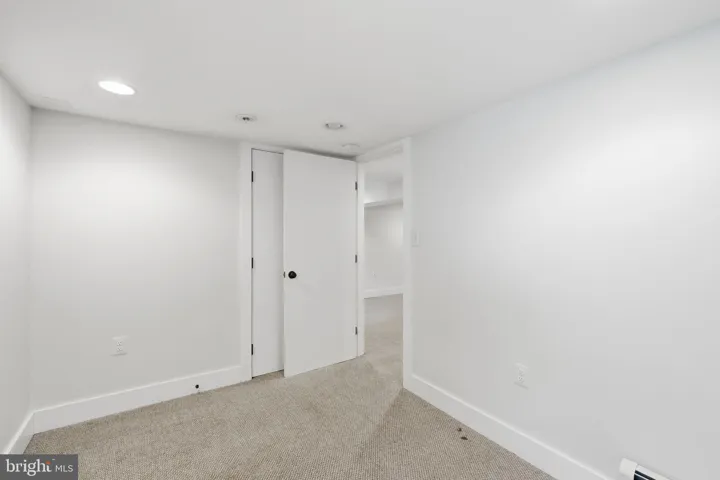 2211 R Street Se, Washington, DC 20020