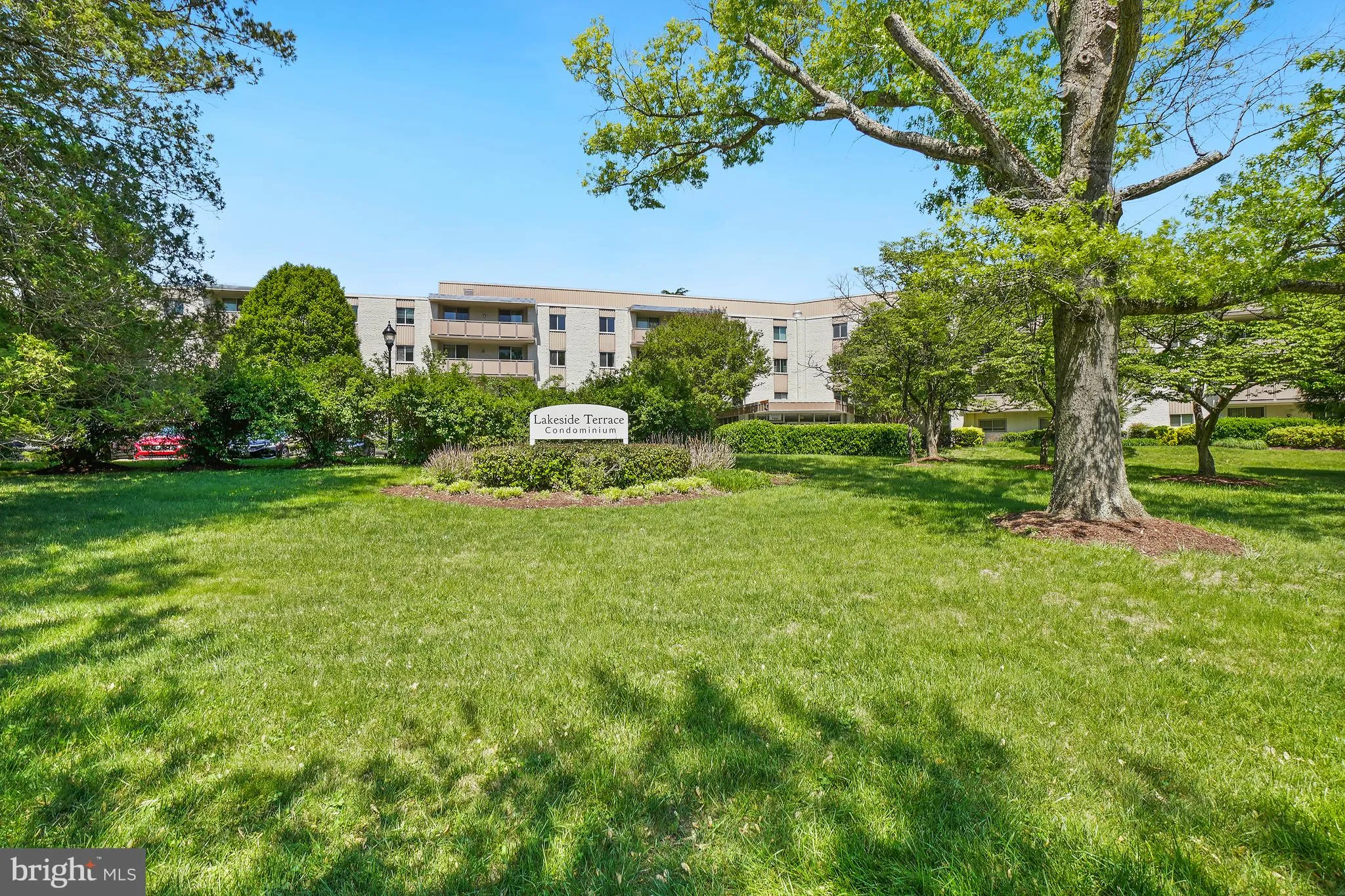 7501 DEMOCRACY BOULEVARD, Bethesda, MD 20817