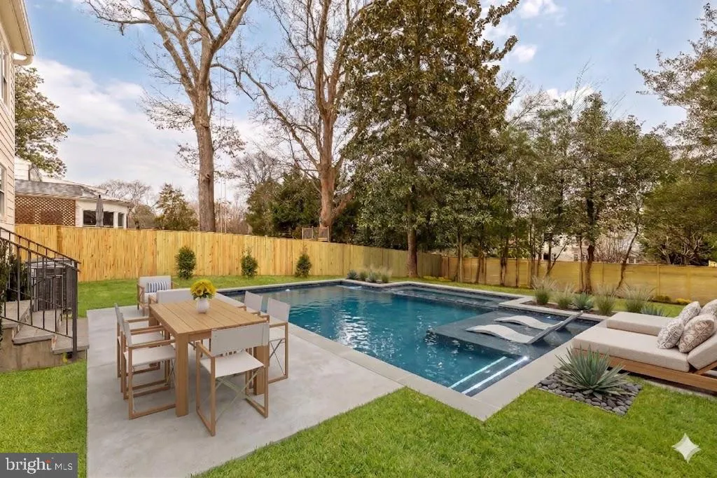 4827 SEDGWICK STREET, Washington, DC 20016