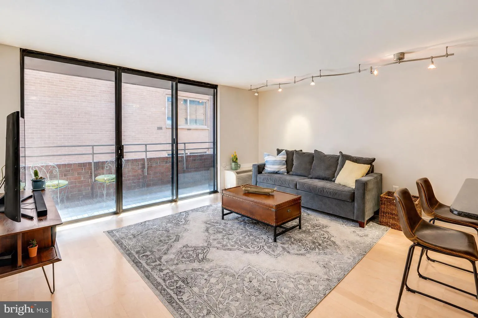 2141 P STREET, Washington, DC 20037