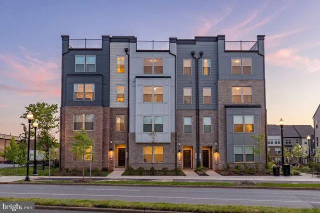 1147 HERNDON PARKWAY, Herndon, VA 20170
